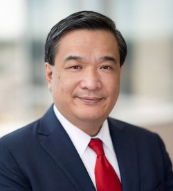 Peter L. Hoang
